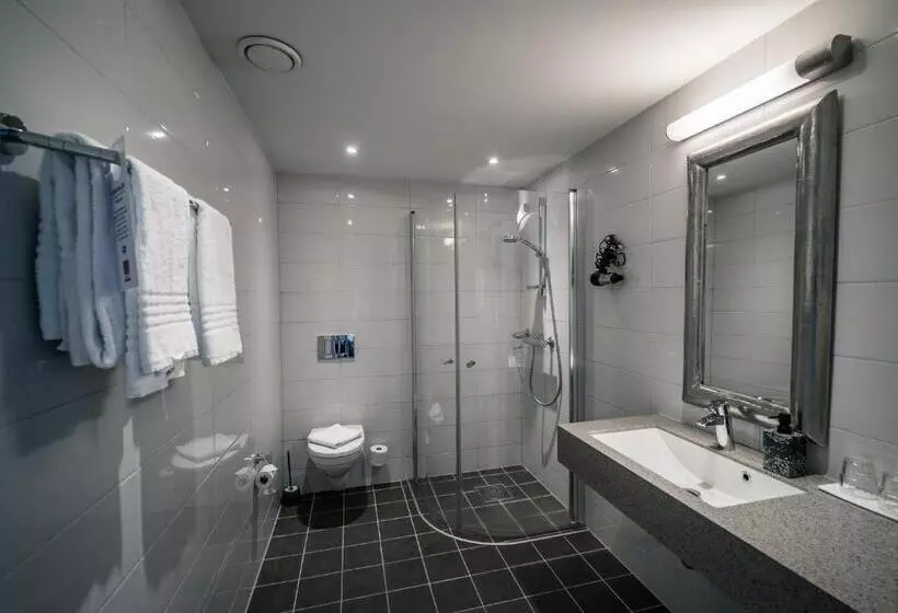Deluxe Suite Sea View, Sagafjord Hotel   By Classic Norway Hotels