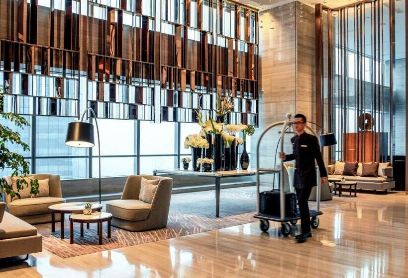 带大床的标准间, Hilton Jinan South Hotel & Residences