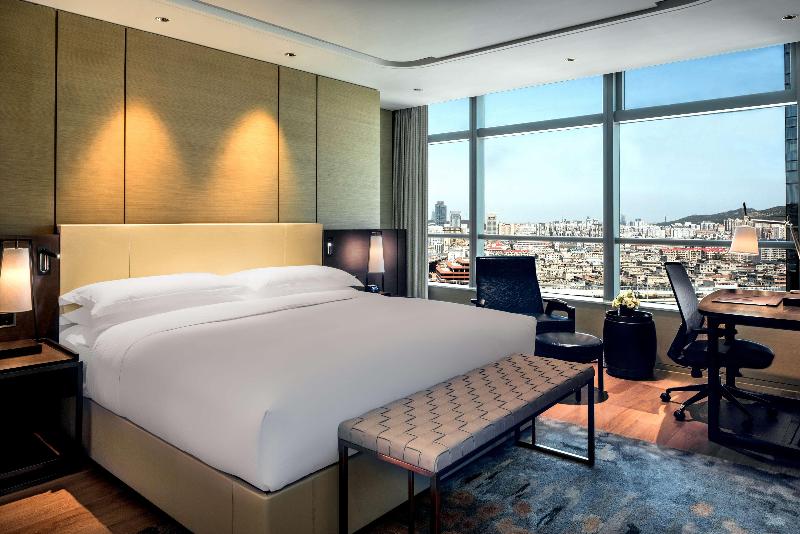 Апартаменты 1 Спальня, Hilton Jinan South Hotel & Residences