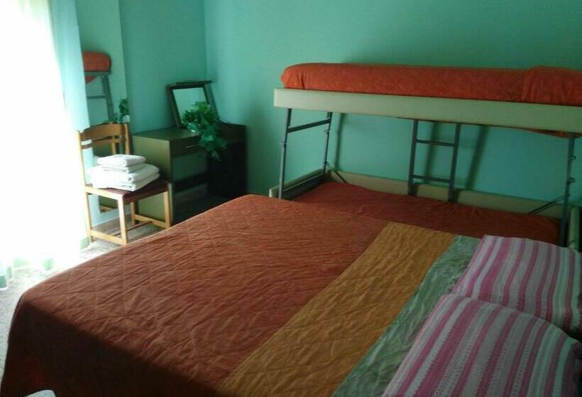 Четырехместный Номер Стандарт с Балконом, B&b Acapulco Sul Mare
