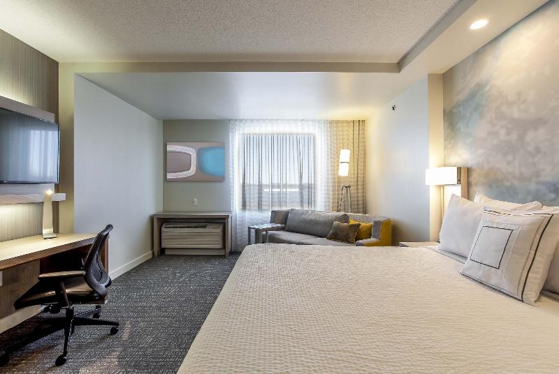 غرفة قياسية سرير كينج, Courtyard By Marriott Montreal West Island/baie D’urfe