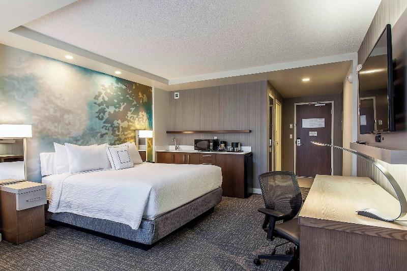 غرفة قياسية سرير كينج, Courtyard By Marriott Montreal West Island/baie D’urfe