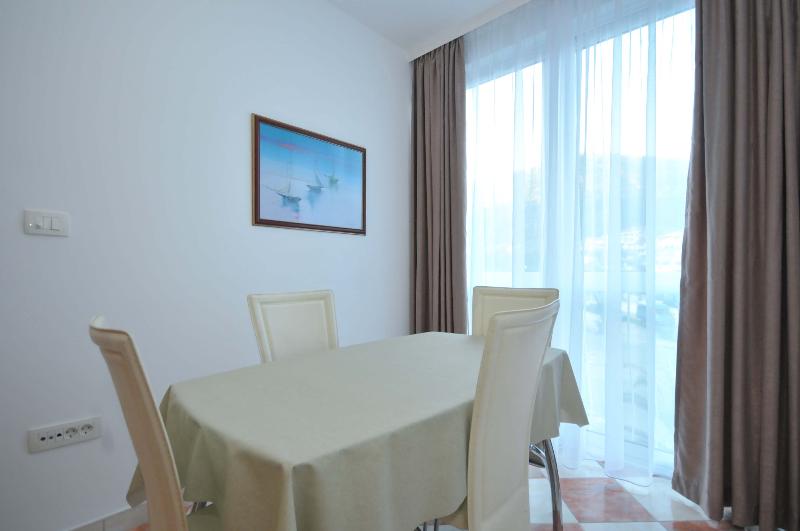 استودیوی استاندارد, D&d Apartments 3