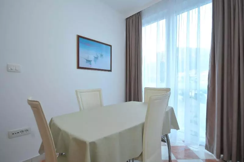 استودیوی استاندارد, D&d Apartments 3