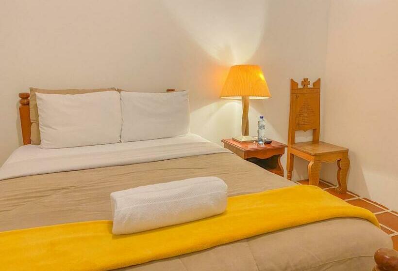 اتاق اکونومی, El Carmen Suites