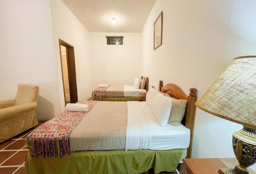 اتاق سوپریور سه تخته, El Carmen Suites