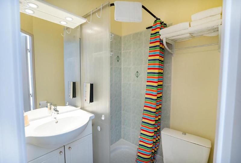 اتاق لوکس با تخت بزرگ, El Carmen Suites