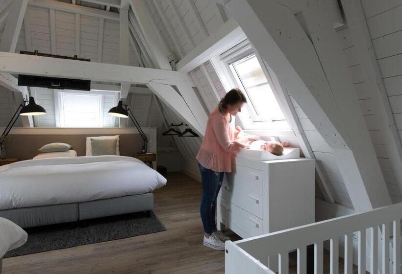 חדר משפחתי דלוקס, Eye