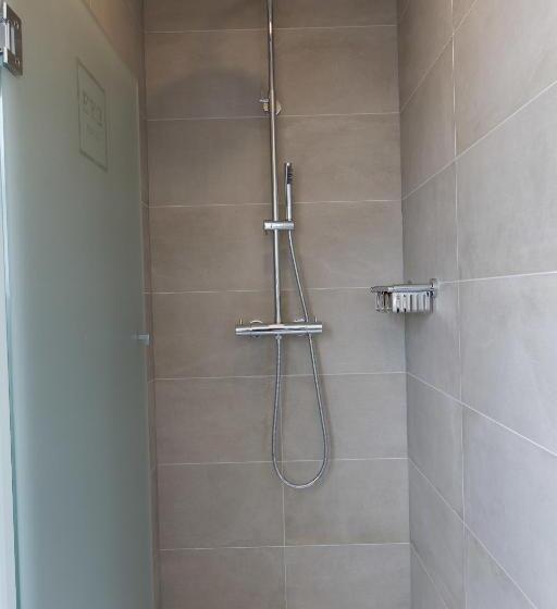 סוויטה משפחתית, Eye