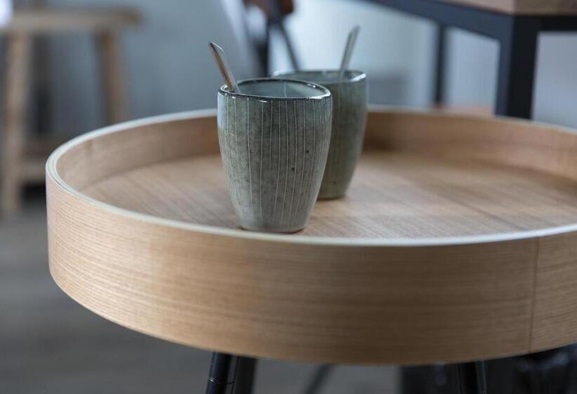 סוויטה דלוקס, Eye