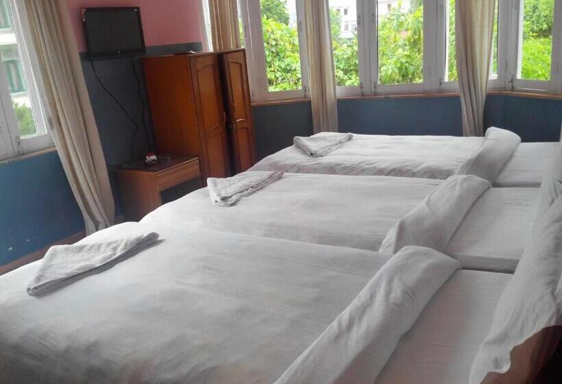 اتاق استاندارد سه نفره, Fishtail Villa