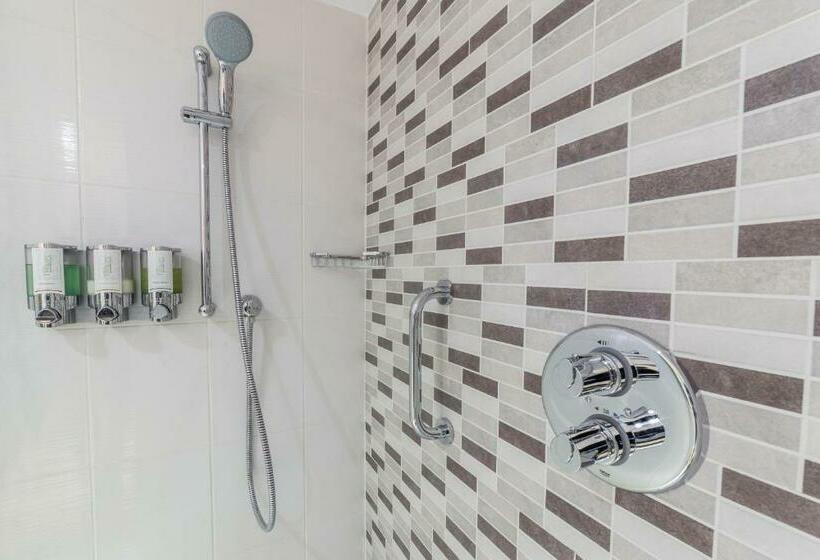 キングサイズベッドのスタンダードルーム, Hampton By Hilton Iasi