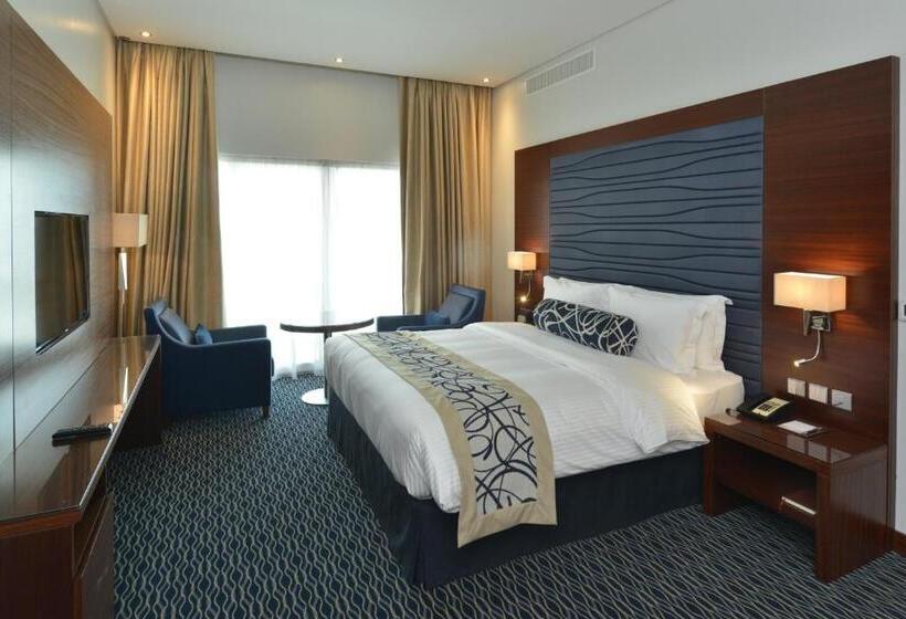 اتاق لوکس با تخت بزرگ, Ramada By Wyndham Manama City Centre