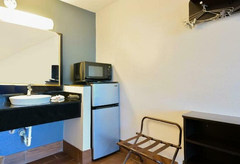带大床的标准间, Motel 6 Valdosta Ga
