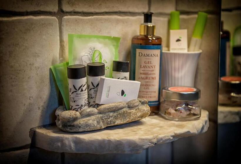 וילה בת חדר שינה 1, Oriades