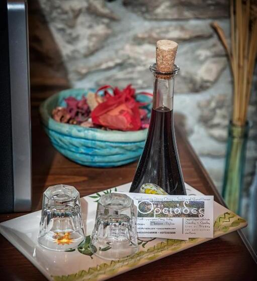 וילה בת חדר שינה 1, Oriades