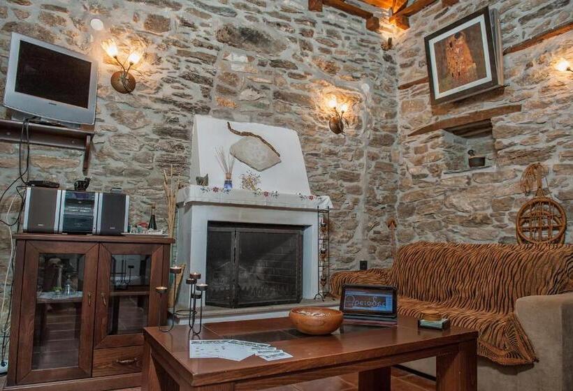 וילה בת חדר שינה 1, Oriades