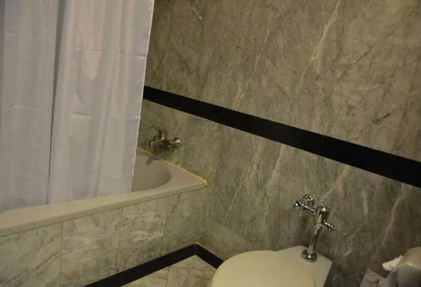 Superior-huone, Sir James Resort