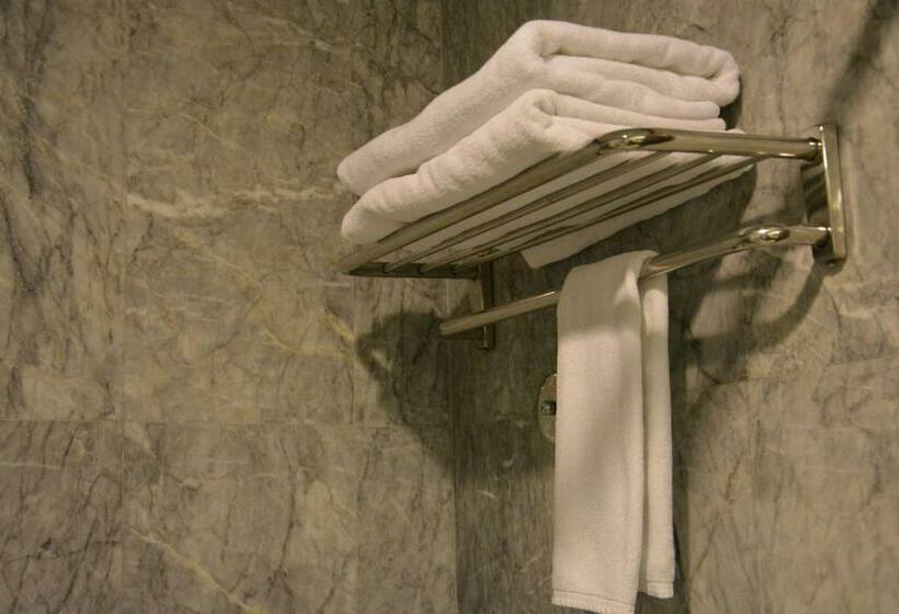 חדר סטנדרט עם מיטת קינג, Sir James Resort