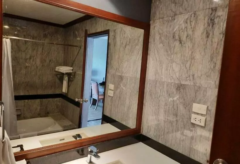 Superior-huone, Sir James Resort