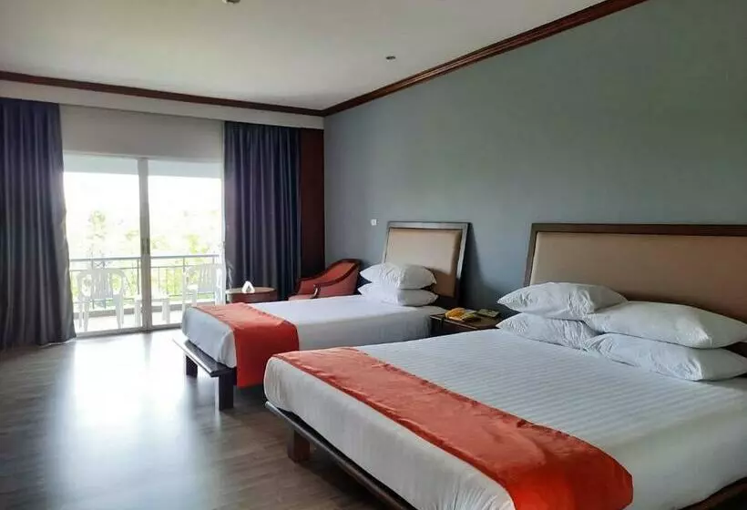 Superior-huone, Sir James Resort