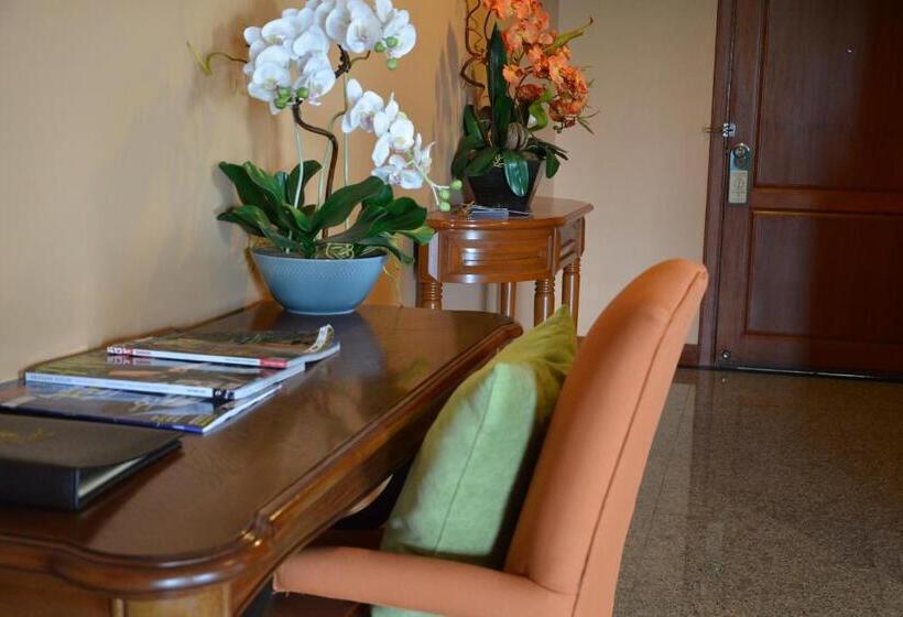 סוויטת ג'וניור מיטת קינג, Sir James Resort