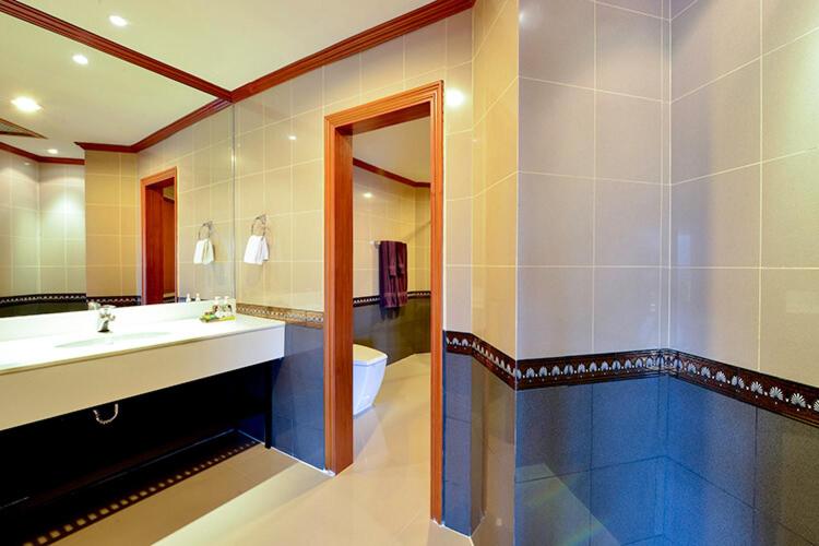 סוויטה משפחתית, Sir James Resort