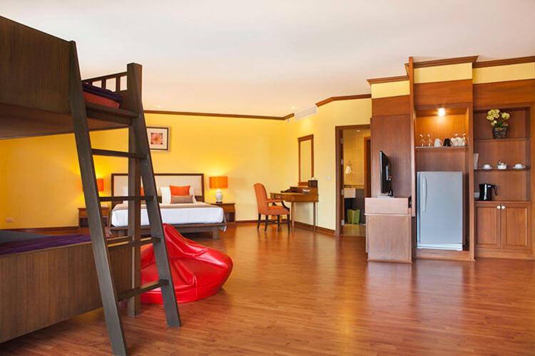 סוויטה משפחתית, Sir James Resort