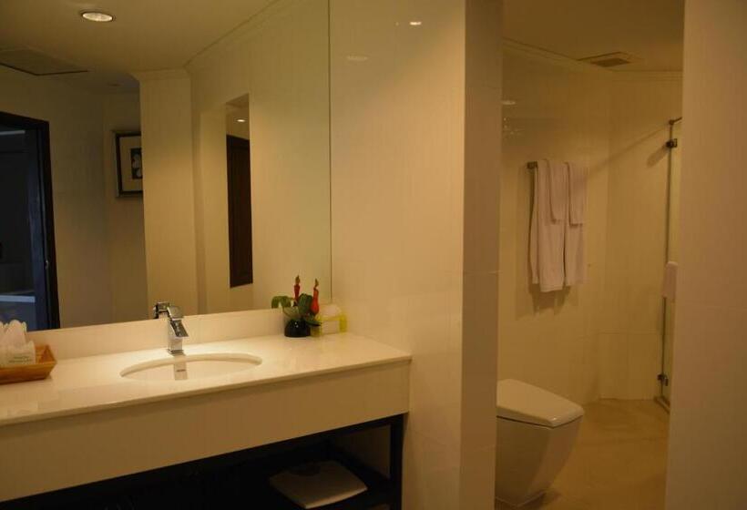 סוויטה אקזקיוטיב, Sir James Resort