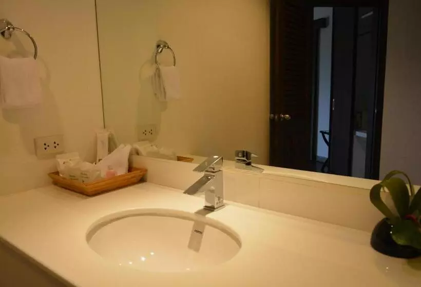 Executive-sviitti, Sir James Resort
