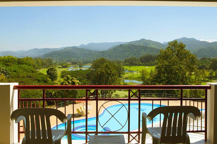 חדר דחוקס עם מיטת קינג, Sir James Resort