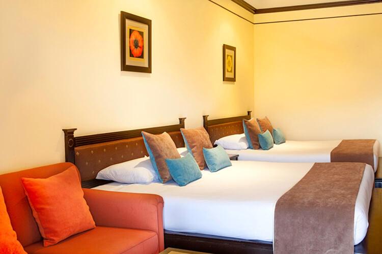 חדר דחוקס עם מיטת קינג, Sir James Resort