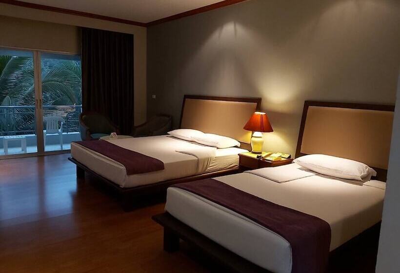 Номер Superior, Sir James Resort