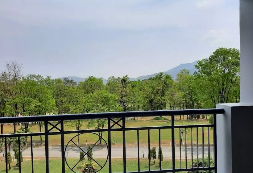 Superior-huone, Sir James Resort