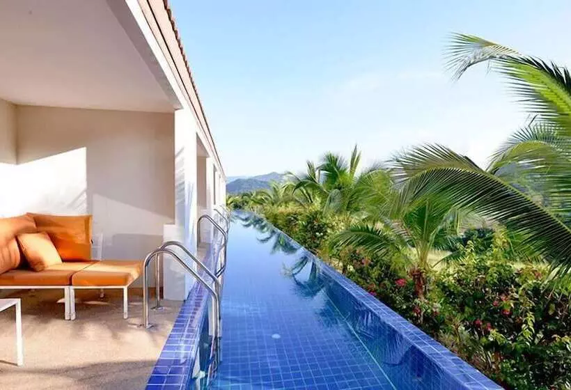 Superior-huone, Sir James Resort