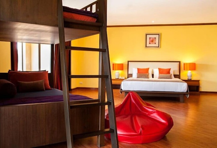 סוויטה משפחתית, Sir James Resort