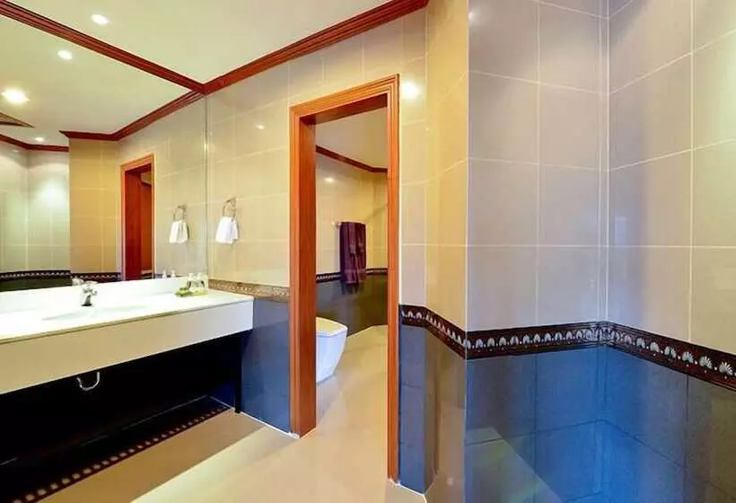 Perhesviitti, Sir James Resort