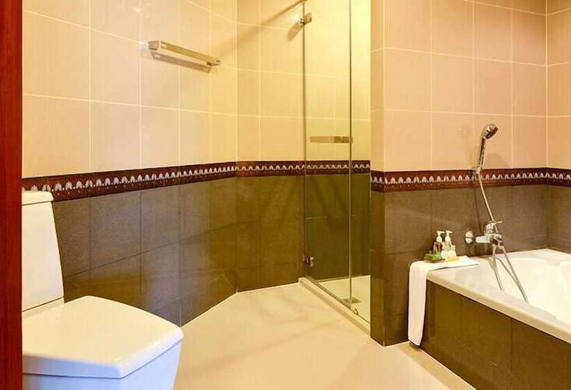 סוויטה משפחתית, Sir James Resort