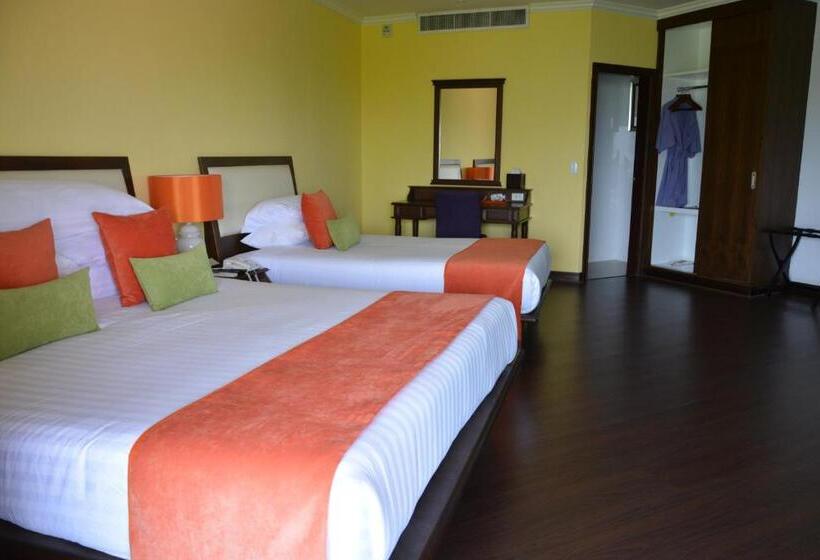 סוויטה אקזקיוטיב, Sir James Resort