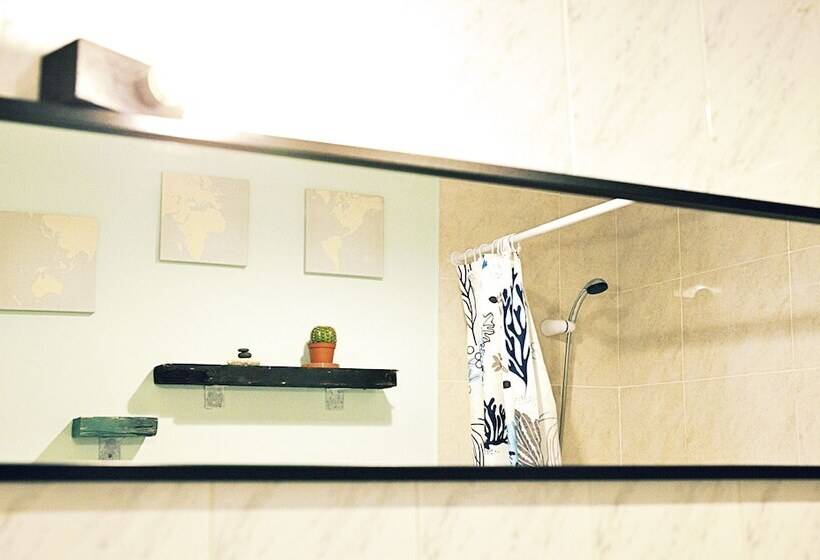 Cama em Quarto Partilhado, Hitide Hostel