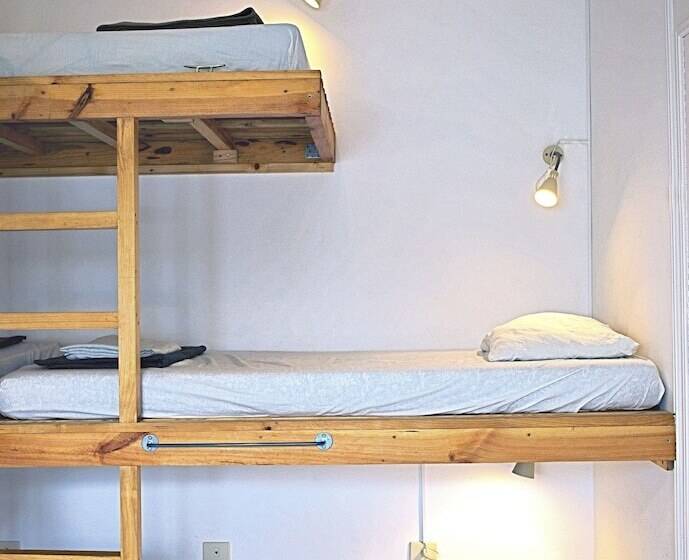 Cama em Quarto Partilhado, Hitide Hostel