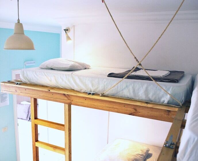 Cama em Quarto Partilhado, Hitide Hostel