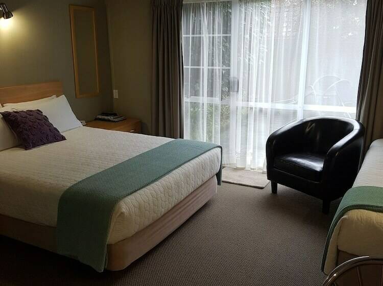 إستوديو قياسى, Cottage Mews Motel