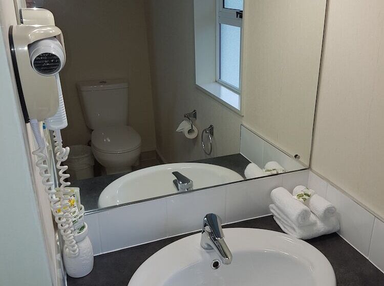 إستوديو قياسى, Cottage Mews Motel