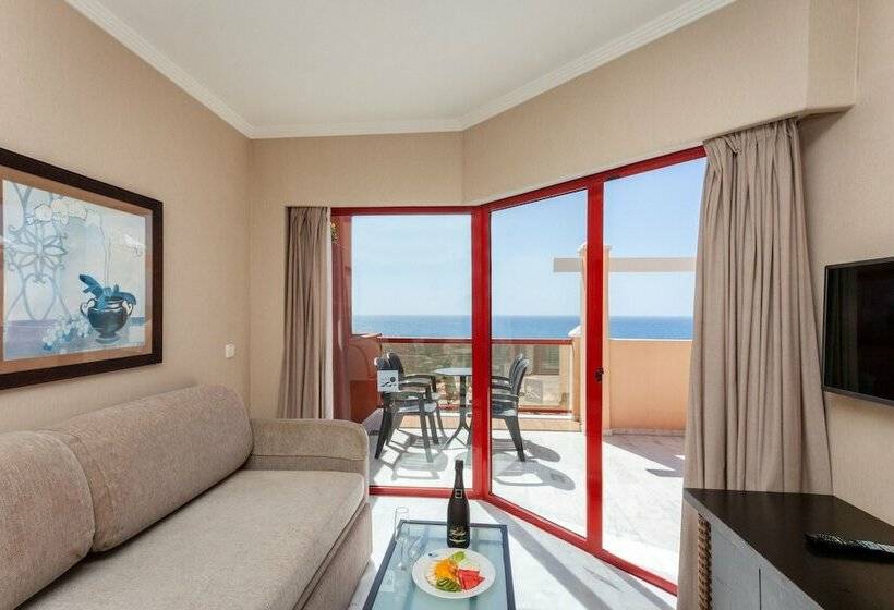 Полулюкс, Holiday World Resort