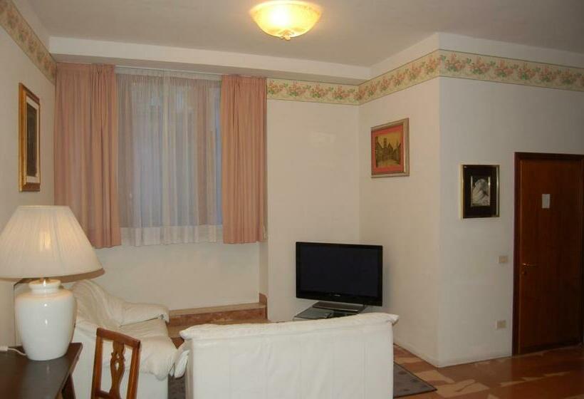 Pokój Czteroosobowy Standard, Belvedere