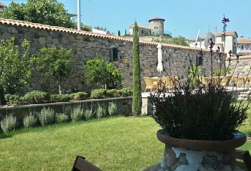 اتاق استاندارد با چشم‌انداز باغ, Cunda Labris