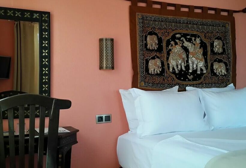 اتاق استاندارد با بالکن و چشم‌انداز دریا, Cunda Labris