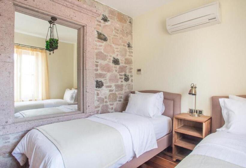 سوییت خانوادگی, Cunda Labris