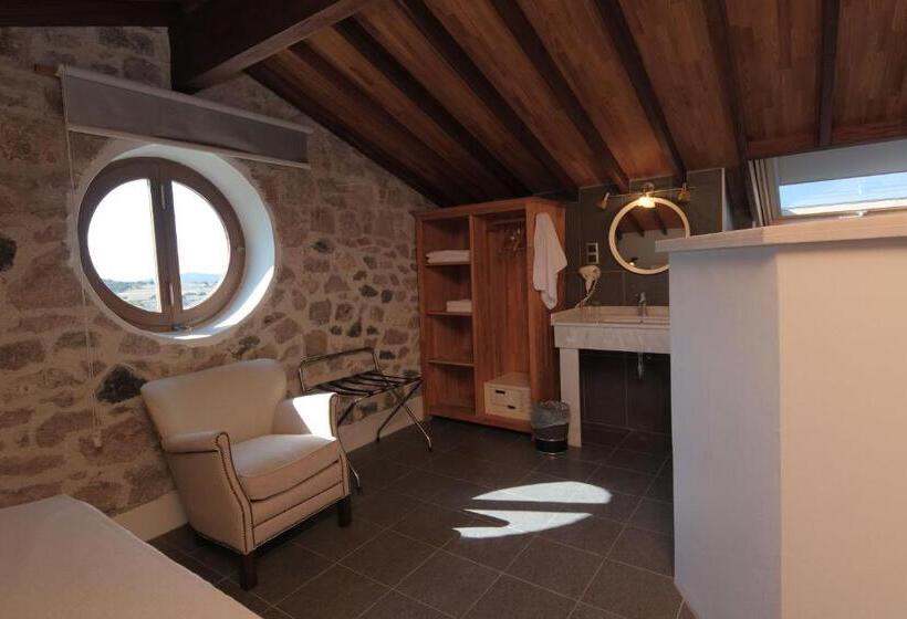 سوییت دوبلکس, Cunda Labris